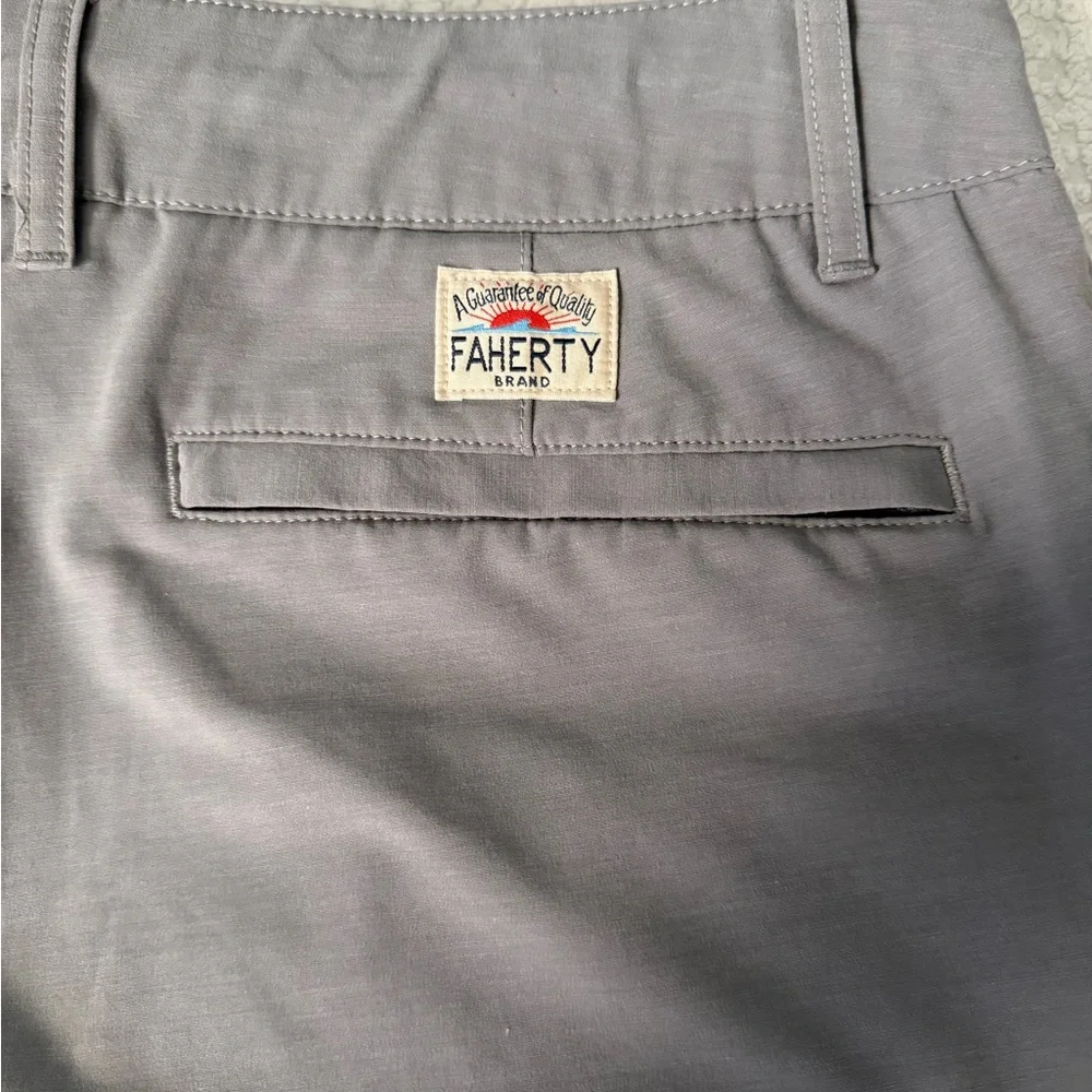 Faherty Men's Gray Flat-Front Performance Shorts